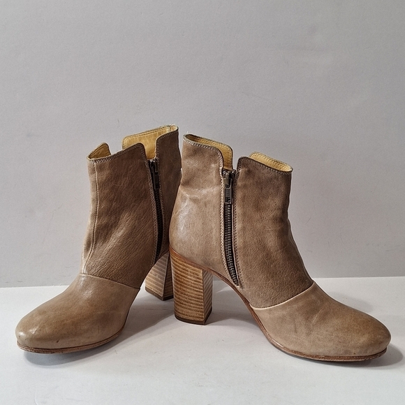 Vero Cuoio/Steven by Steven Madden Taupe Grunge Western Leather Boots Size 7 - Picture 1 of 10